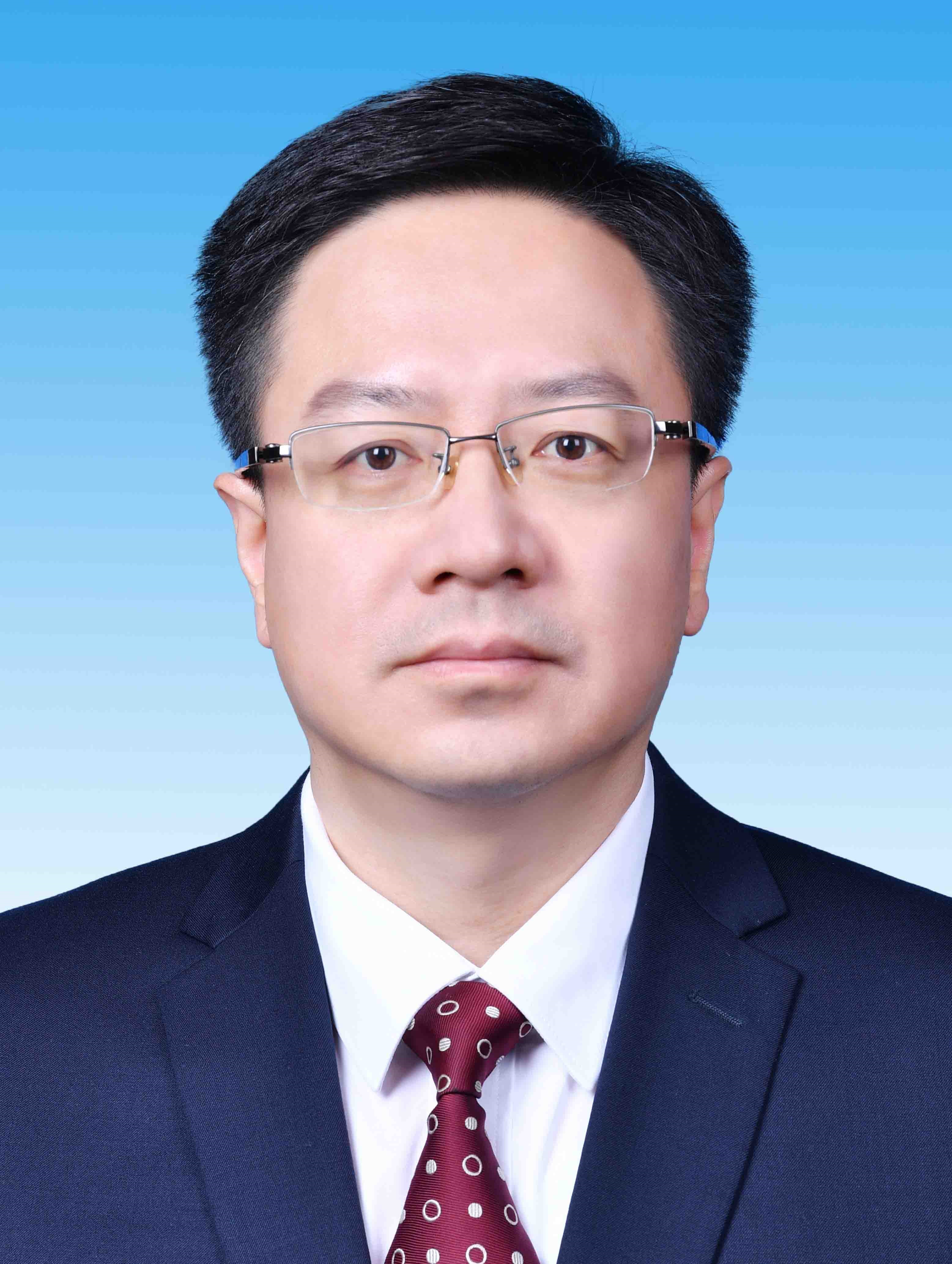 陈忠伟照片.jpg